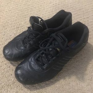 Team Adidas Goodyear black sneakers